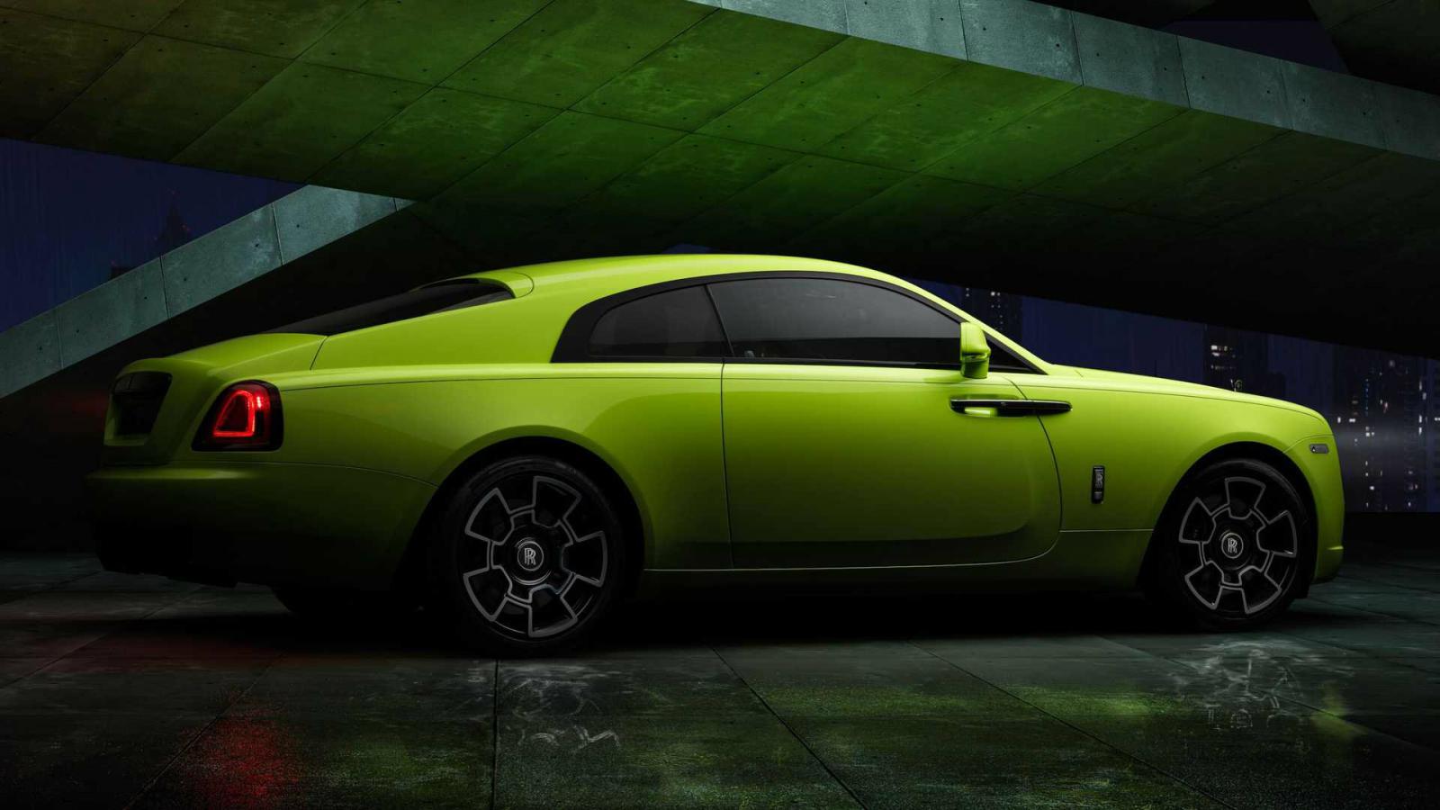 Η Rolls-Royce «φωτίζει» με νέον τα μοντέλα της